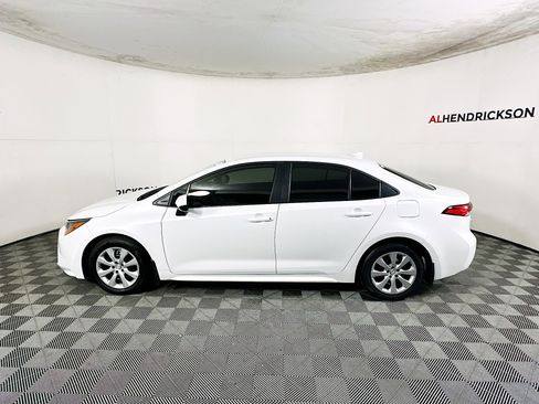 Used 2025 Toyota Corolla LE image 6