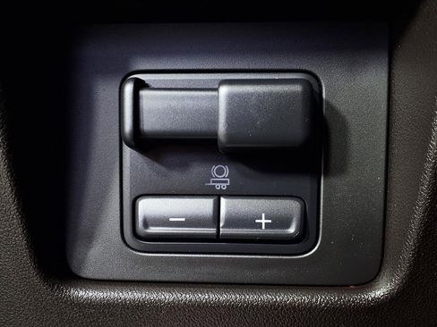 Used 2024 GMC Canyon Elevation w/ Convenience Package image 13