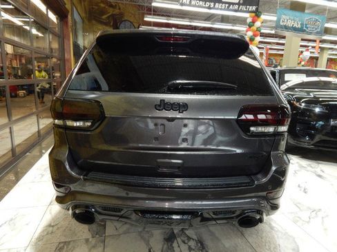 Used 2021 Jeep Grand Cherokee SRT image 5