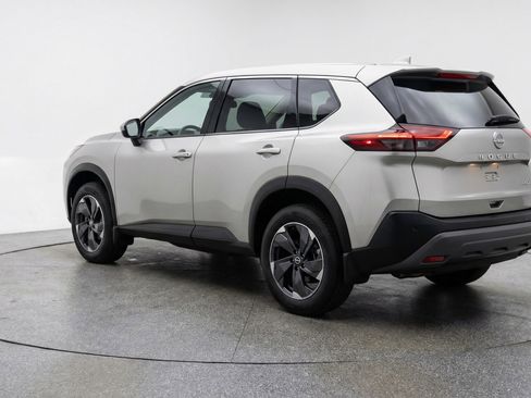 Used 2025 Nissan Rogue SV AWD/4WD image 6