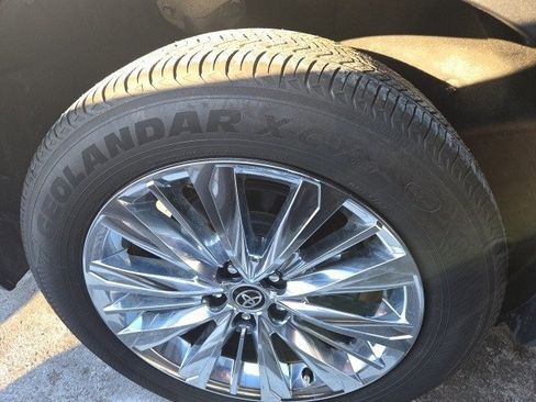 Used 2024 Toyota Grand Highlander Platinum image 16