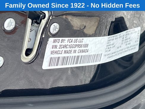 Used 2023 Chrysler Pacifica Limited FWD image 34