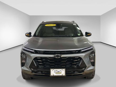 Used 2025 Chevrolet Trax ACTIV w/ Driver Confidence Package FWD image 8