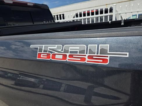 Used 2021 Chevrolet Silverado 1500 LT Trail Boss w/ Convenience Package II AWD/4WD image 5