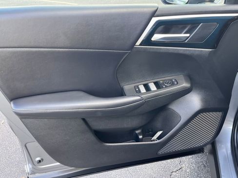 Used 2022 Mitsubishi Outlander SE image 11