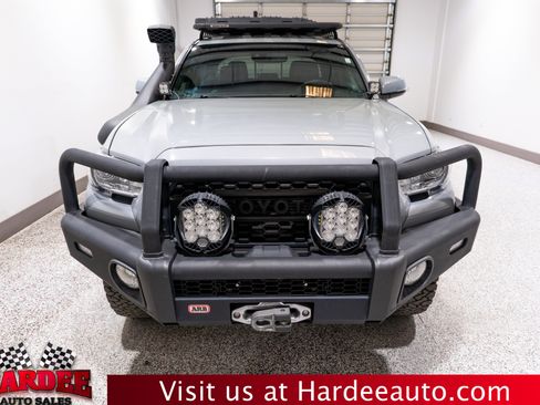 Used 2019 Toyota Tacoma TRD Off-Road AWD/4WD image 7