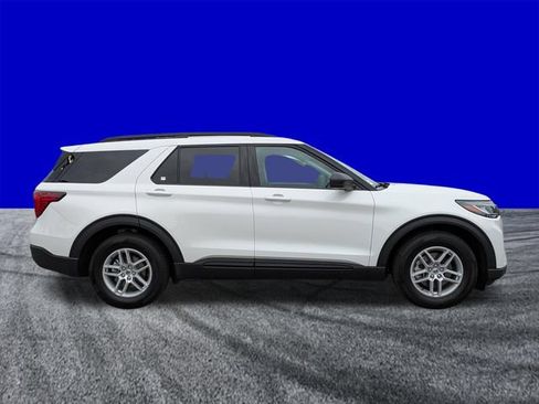 Certified 2026 Ford Explorer Active RWD image 3