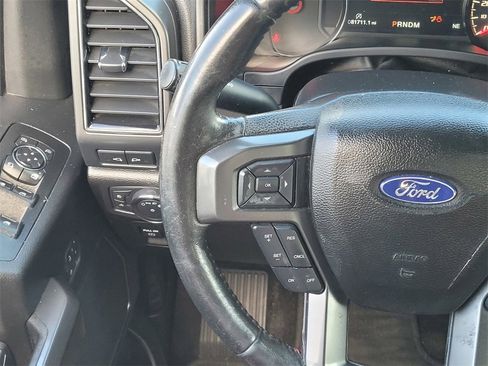 Used 2018 Ford F150 Lariat image 12