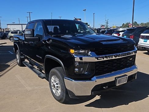 Used 2023 Chevrolet Silverado 2500 LT image 3