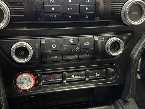 Used 2015 Ford Mustang Coupe image 24