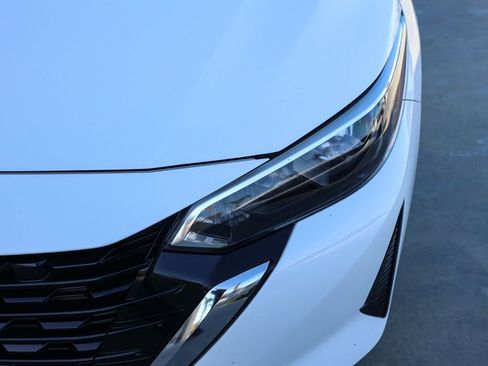 Used 2025 Nissan Sentra S image 10