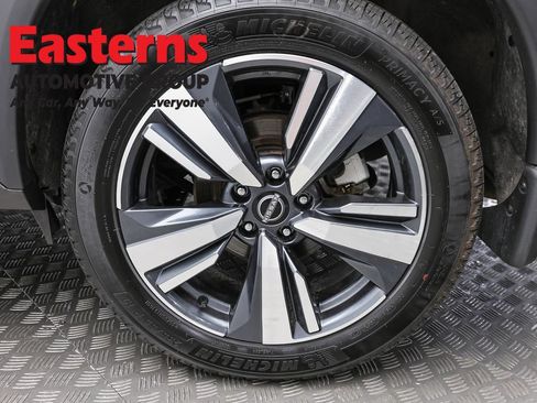 Used 2023 Nissan Rogue SL AWD/4WD image 8