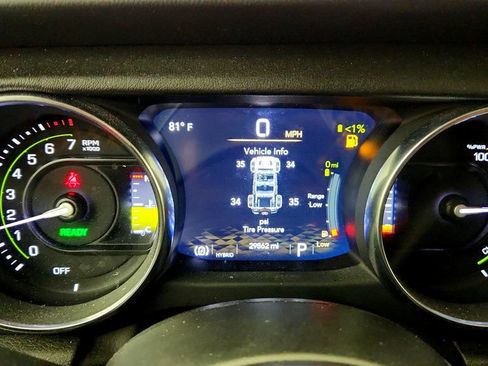 Used 2023 Jeep Wrangler Unlimited Sahara AWD/4WD image 13