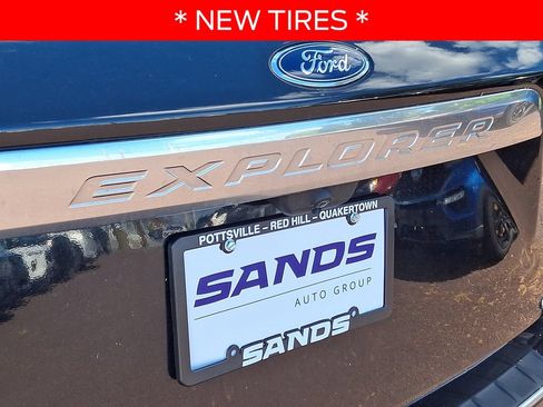 Used 2020 Ford Explorer Platinum w/ Premium Technology Package AWD/4WD image 32