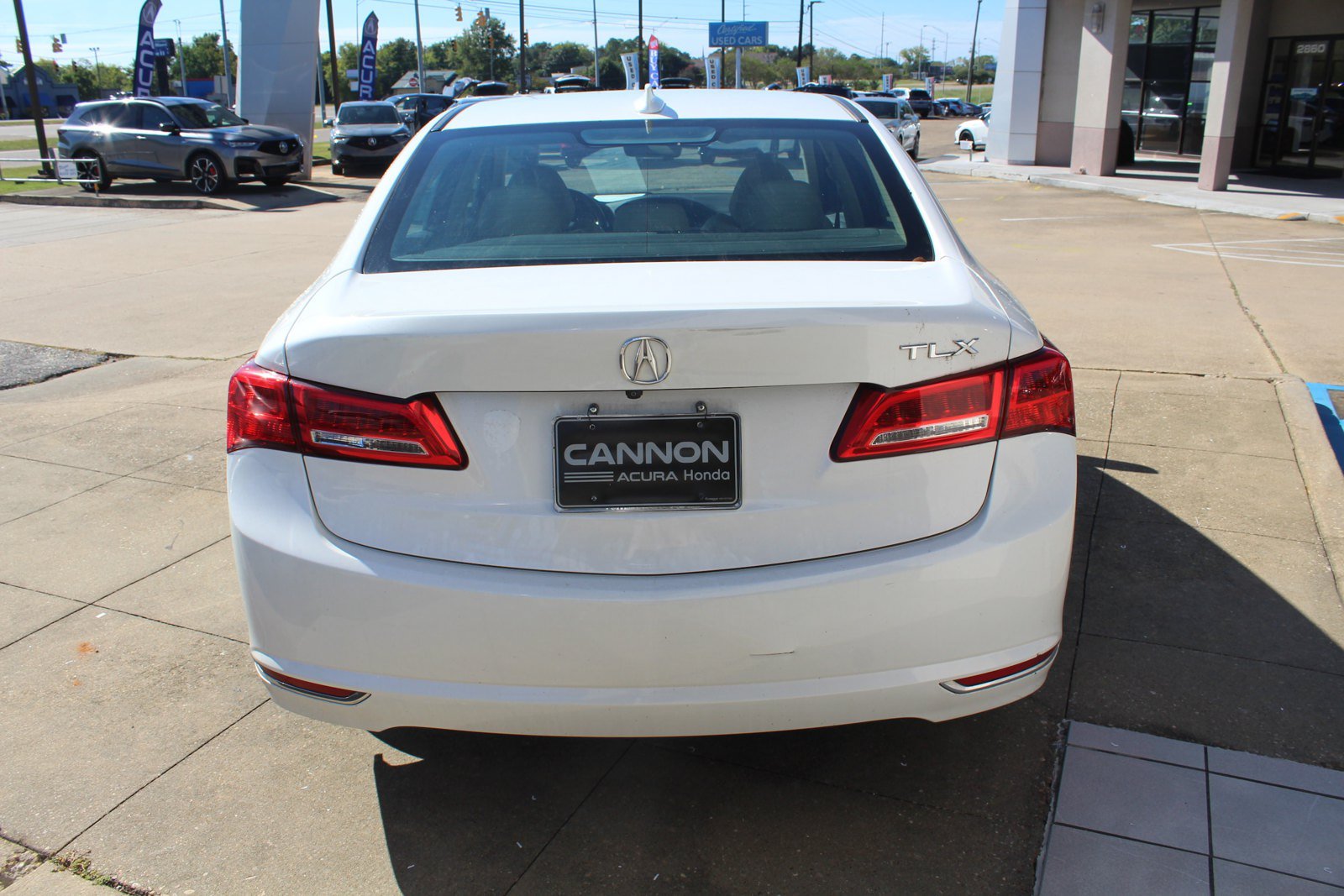 Used 2018 Acura TLX FWD image 5