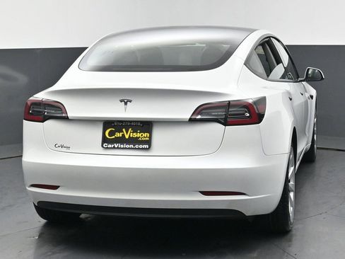 Used 2023 Tesla Model 3 Standard Range image 3