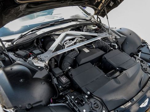 Used 2020 Aston Martin V8 Vantage Coupe RWD image 43