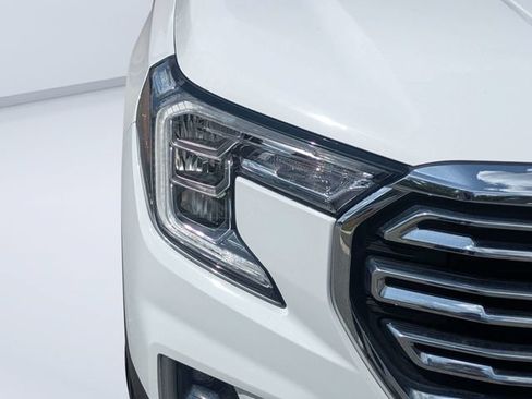 Used 2024 GMC Terrain SLT FWD image 9