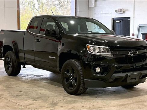 Used 2016 Chevrolet Colorado LT w/ Midnight Edition image 2