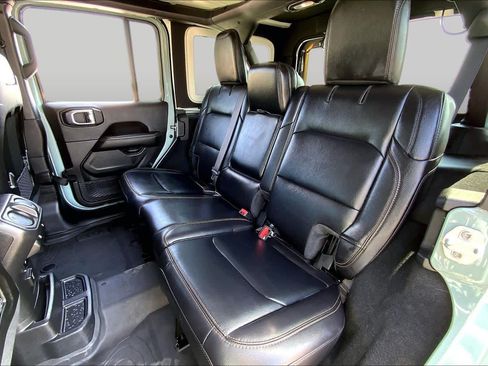 Used 2024 Jeep Wrangler Unlimited Sahara w/ Technology Group AWD/4WD image 20