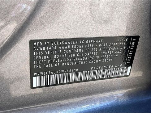 Used 2016 Volkswagen Golf R 4-Door AWD/4WD image 34