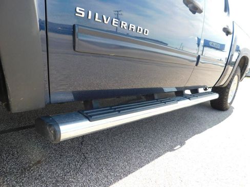 Used 2010 Chevrolet Silverado 1500 LT AWD/4WD image 10