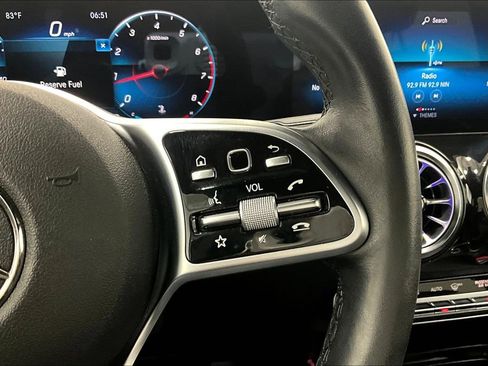 Used 2022 Mercedes-Benz GLB 250 image 25
