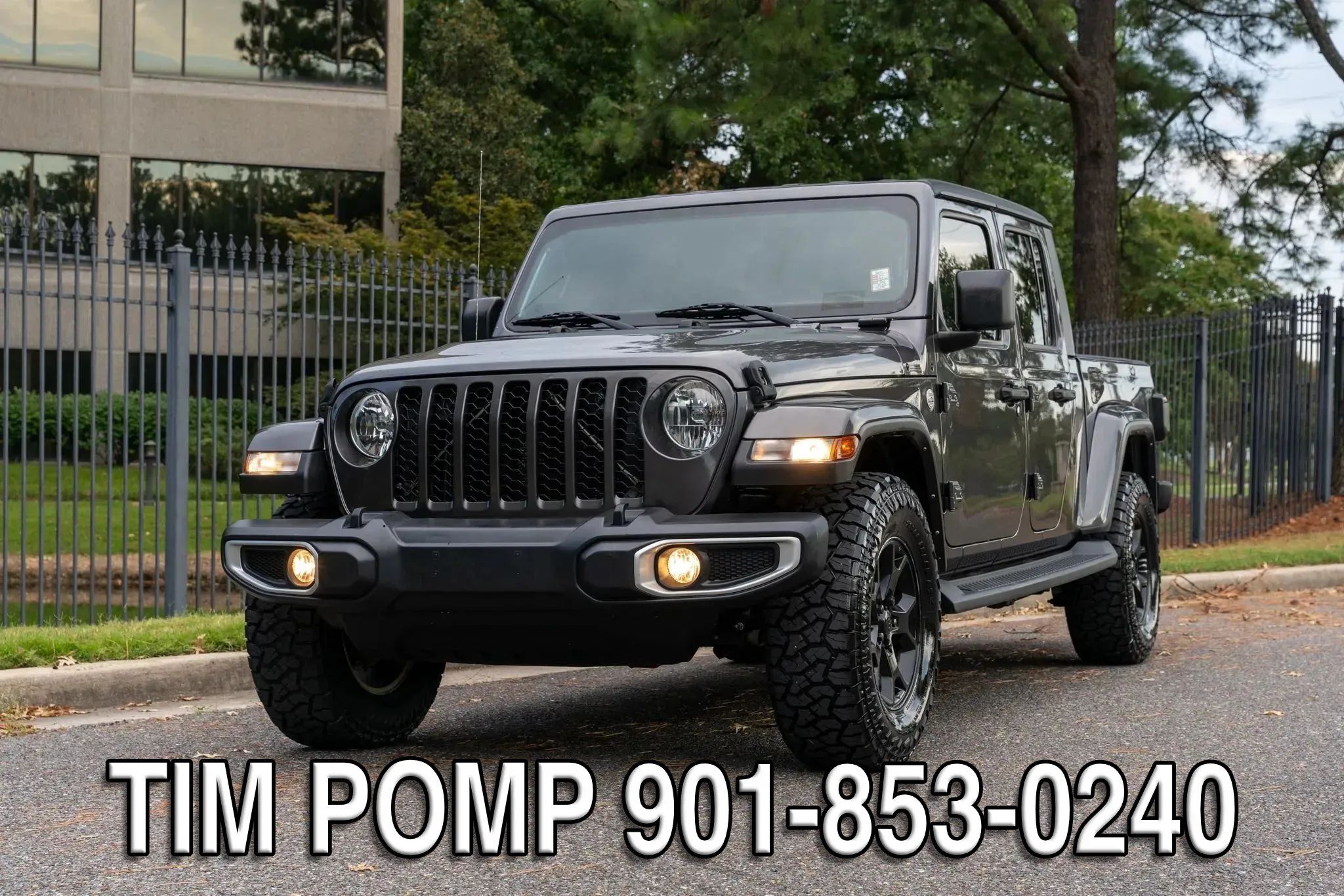 Used 2021 Jeep Gladiator Sport AWD/4WD image 2
