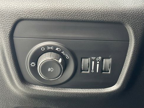 Used 2023 Jeep Grand Cherokee L Limited image 10