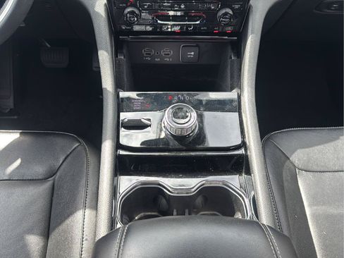 Used 2023 Jeep Grand Cherokee Limited w/ Black Appearance Package AWD/4WD image 16