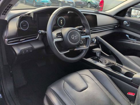 Used 2023 Hyundai Elantra Limited image 10