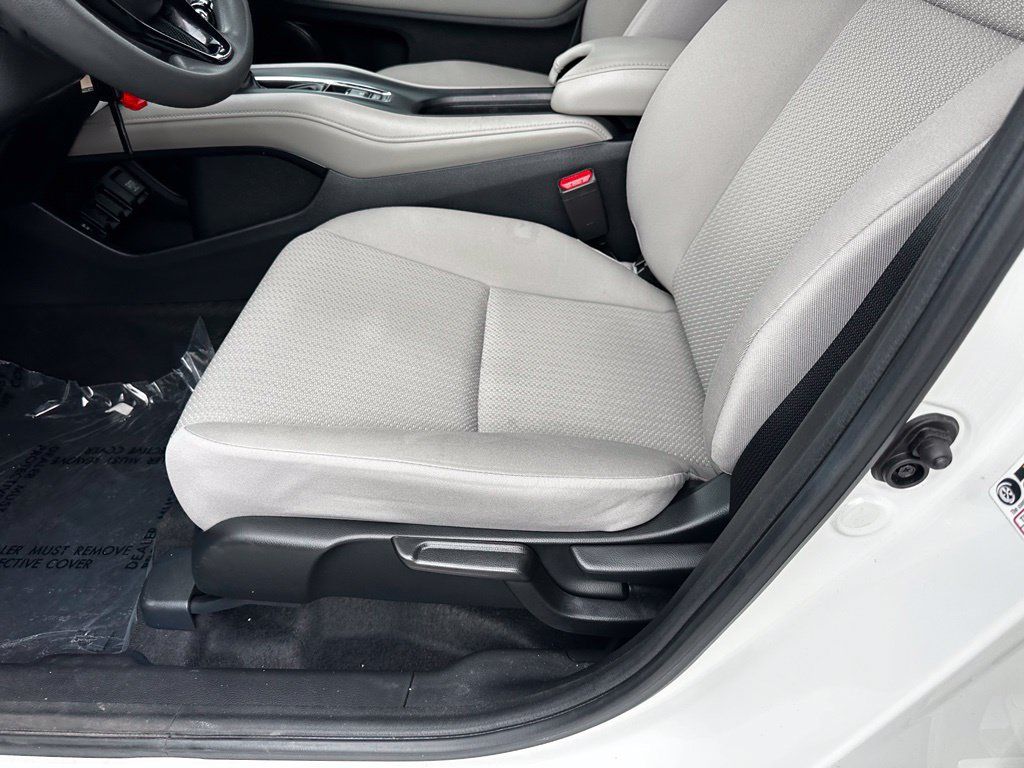 Used 2017 Honda HR-V LX image 22