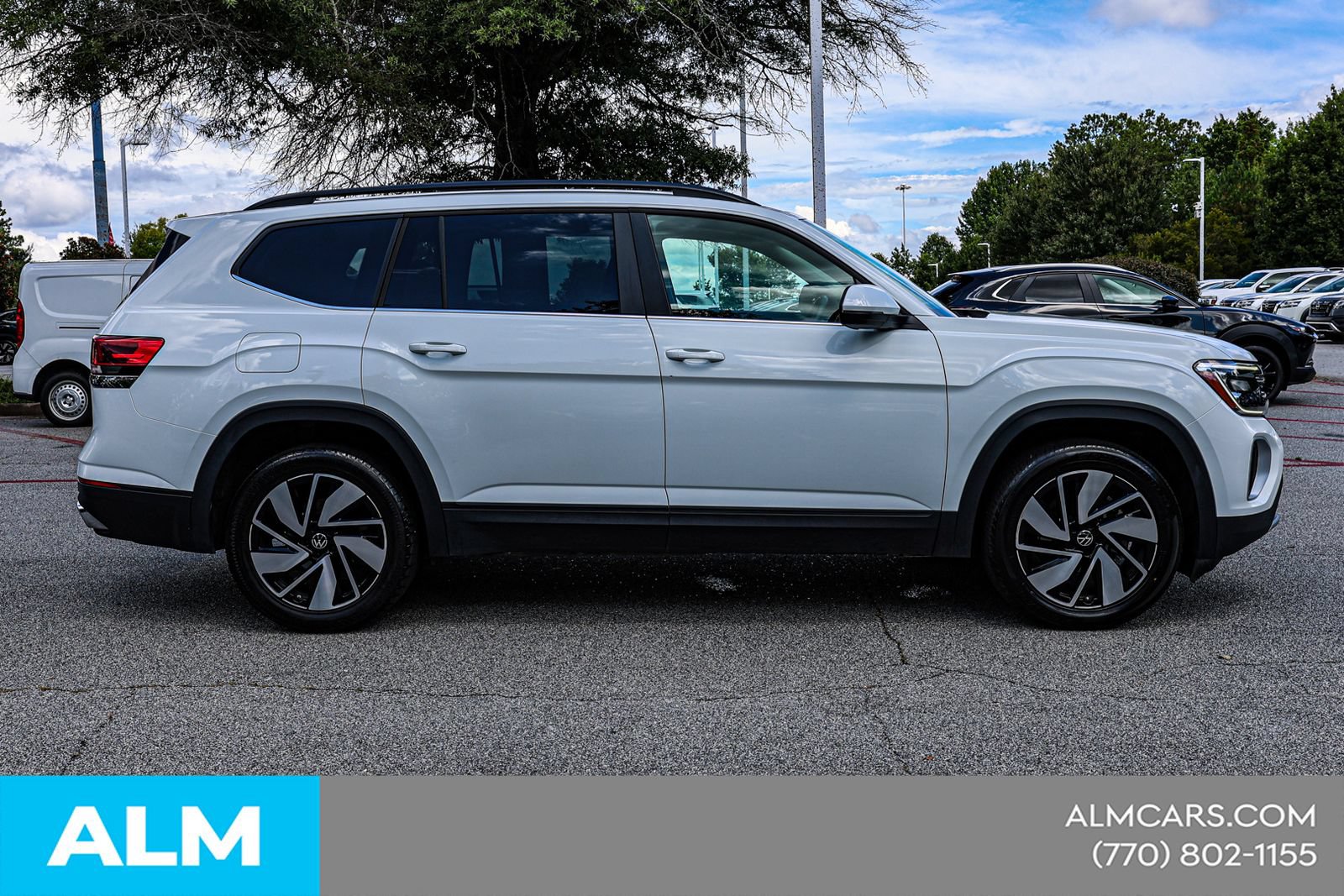 Used 2025 Volkswagen Atlas SE FWD image 10
