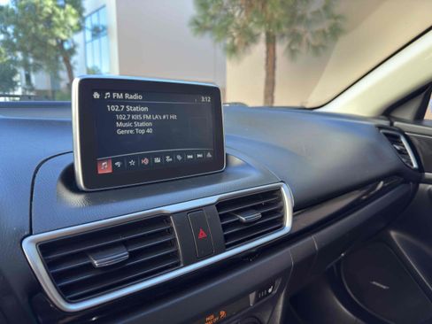 Used 2015 MAZDA MAZDA3 i Grand Touring image 38