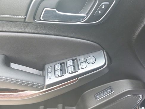 Used 2019 GMC Yukon SLT image 22