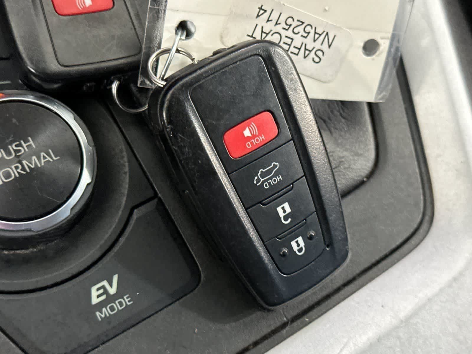 Used 2023 Toyota RAV4 XLE Premium AWD/4WD image 29