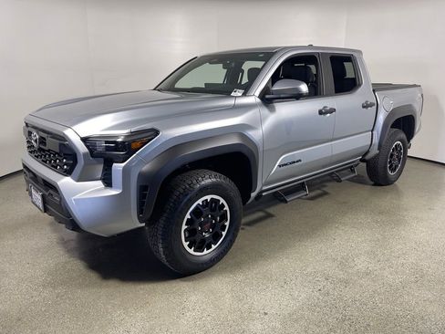 Certified 2025 Toyota Tacoma TRD Off-Road image 7
