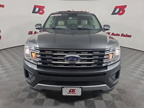 Used 2019 Ford Expedition Max XLT w/ Equipment Group 202A AWD/4WD image 11