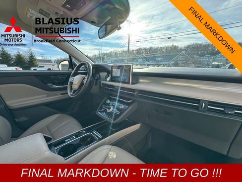 Used 2022 Lincoln Corsair AWD w/ Premium Package image 18