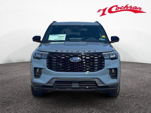 New 2026 Ford Explorer ST-Line image 2