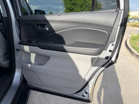 Used 2020 Honda Pilot Touring image 18