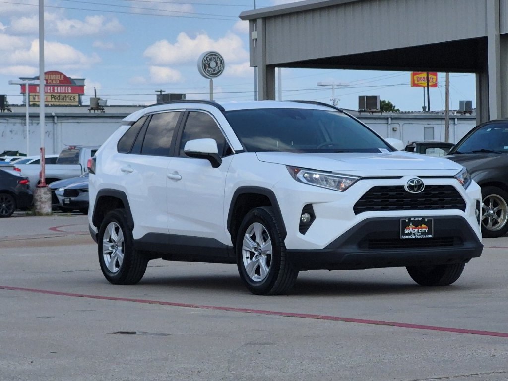 Used 2020 Toyota RAV4 XLE AWD/4WD image 8