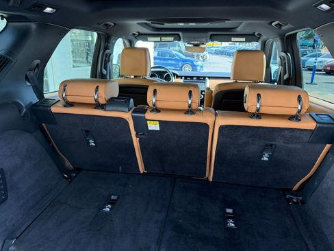 Used 2017 Land Rover Discovery HSE Luxury image 20