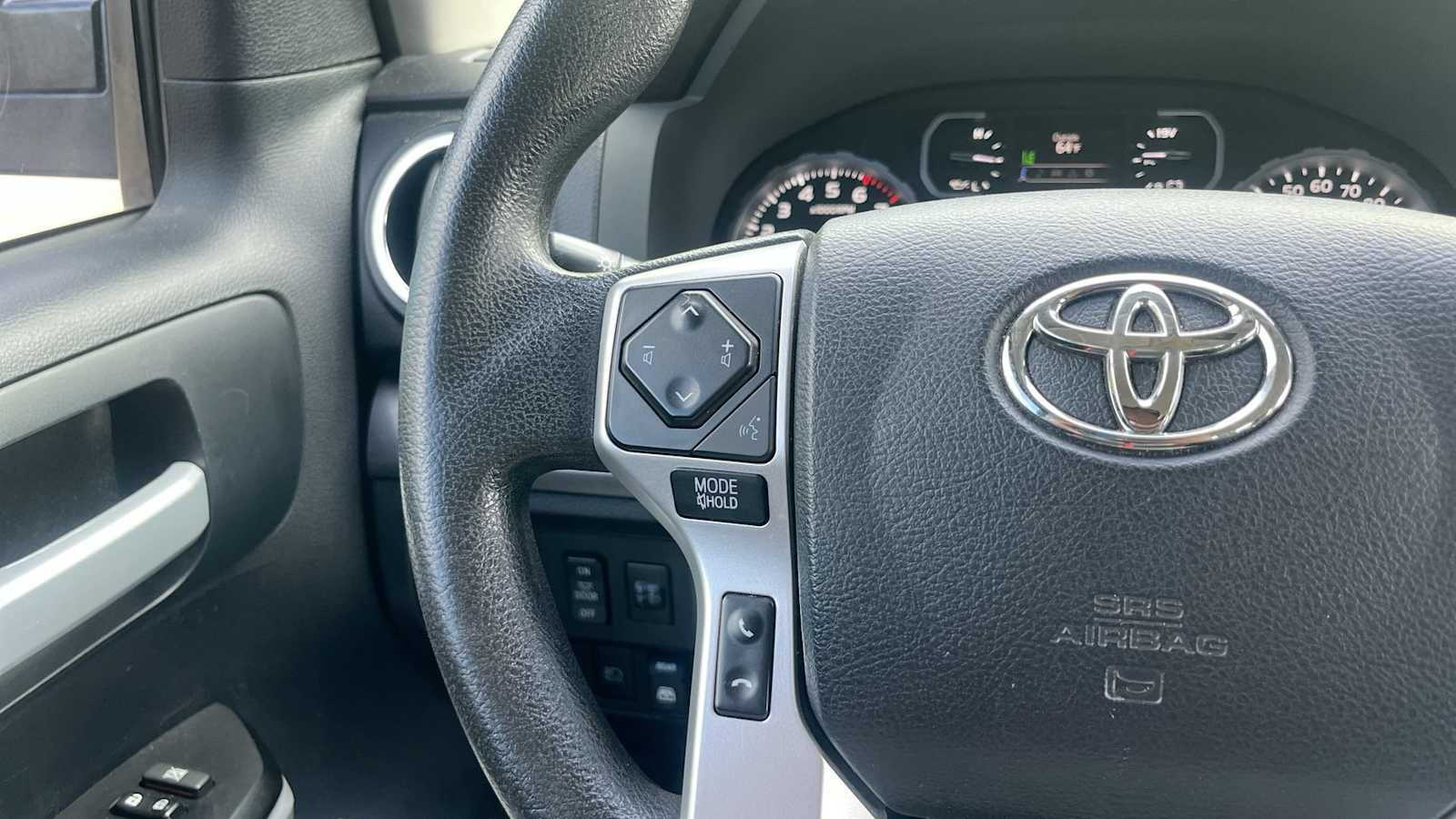 Used 2018 Toyota Tundra SR5 w/ SR5 Upgrade Package AWD/4WD image 36