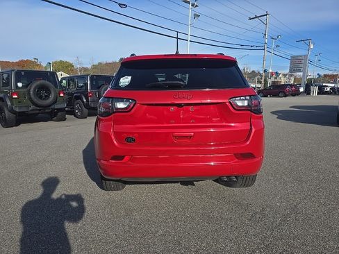 Certified 2022 Jeep Compass Limited w/ (RED) Package image 6