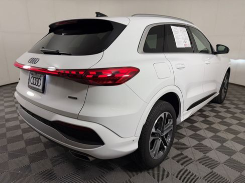 Used 2025 Audi Q5 Premium w/ Convenience Package AWD/4WD image 9