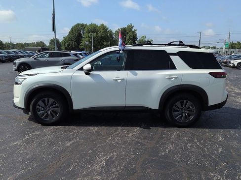 Used 2023 Nissan Pathfinder SV AWD/4WD image 4