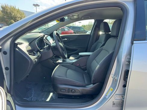 Used 2018 Chevrolet Malibu LT image 25