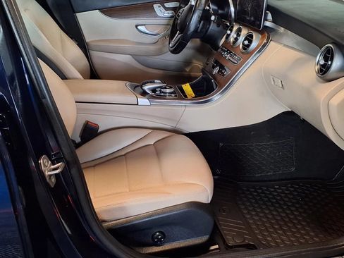 Used 2019 Mercedes-Benz C 300 4MATIC Sedan image 13