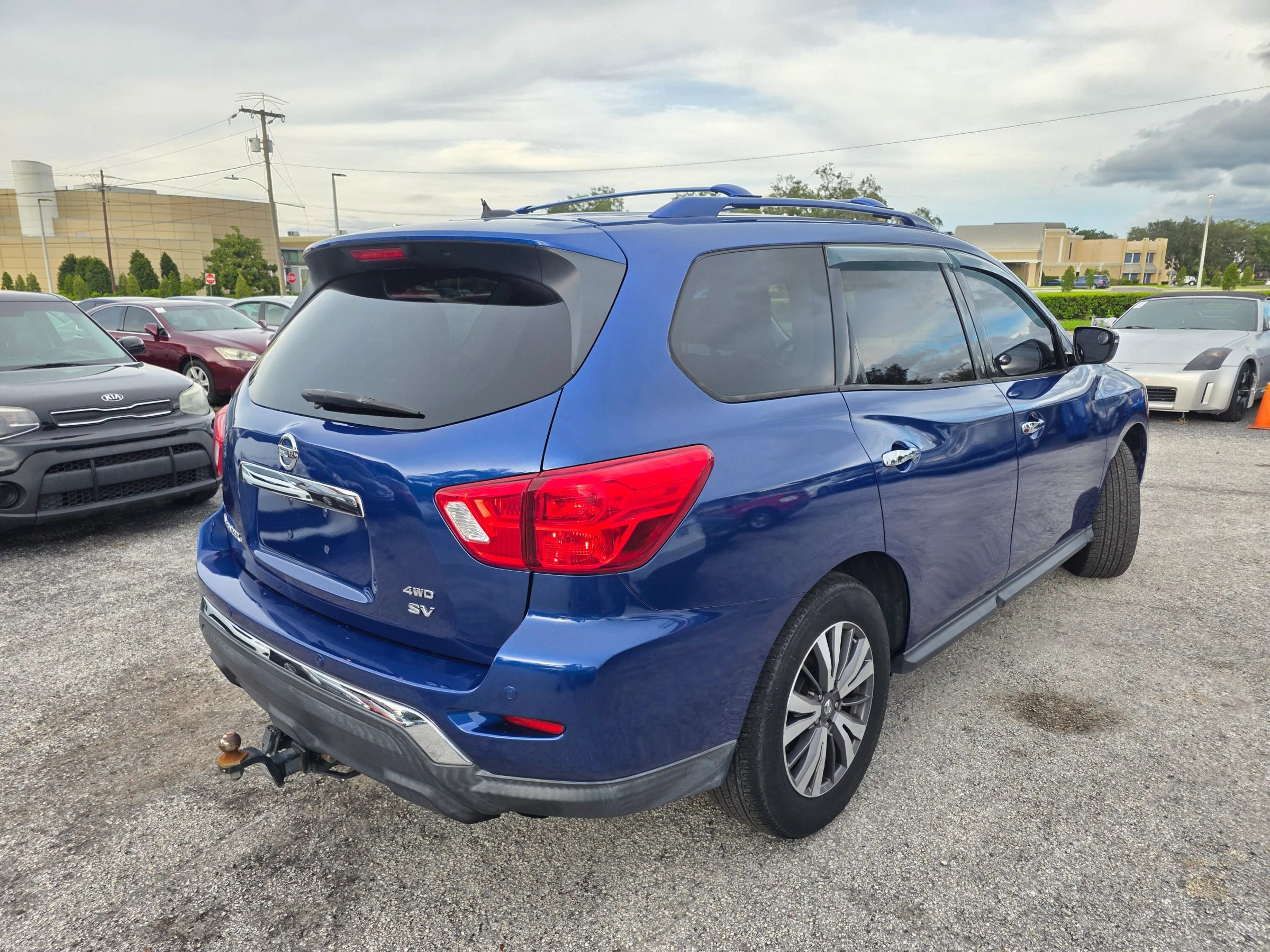 Used 2018 Nissan Pathfinder SV AWD/4WD image 7